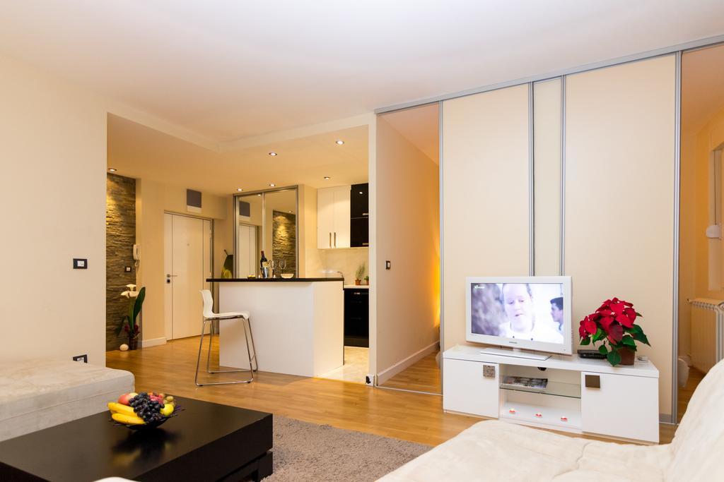 Slavija Square Apartments Belgrad Zimmer foto